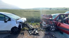 Čelná zrážka pri Ostraticiach si vyžiadala život 37-ročného muža, pri nehode zasahoval aj vrtuľník