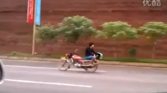 Najarogantnejší motocyklista na svete