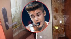 Nespratné decko! Video, ako Bieber obhadzoval susedov dom vajciami