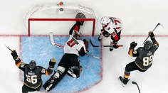 Ottawa s Jarošom prehrala na ľade Vegasu 3:4 po predĺžení