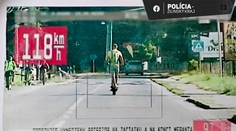 Viac než dosť: Kolobežkár brázdil ulice Liptovského Mikuláša 118-kilometrovou rýchlosťou