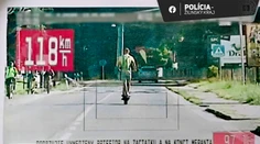 Viac než dosť: Kolobežkár brázdil ulice Liptovského Mikuláša 118-kilometrovou rýchlosťou