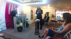 Muž sa oženil so svojím smartfónom: Je to môj najdlhší vzťah, povedal