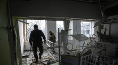 Mariupol: Po bombardovaní umeleckej školy zostali pod troskami stovky ľudí