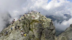 Vo Vysokých Tatrách zasiahol turistu nepriamo blesk