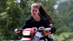 Polícia pokazila Bieberovi romantické chvíle so Selenou. Opäť ho zatkla!