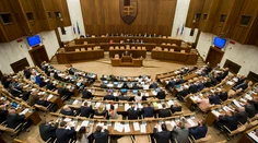 Zvyšovanie platov poslancov pobúrilo verejnosť, takto to vidia oni