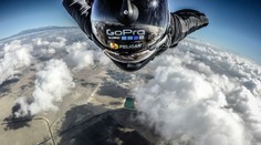 Jeden z najúžasnejších preletov v oblakoch (video)