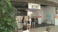 Medzi butikmi očkovacie stredisko. V Prešove spustili očkovanie v nákupnom centre