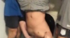 Reťazová hra v pití zabíja. Dvaja mladíci sa upili na smrť