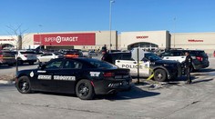 Panika v jednom z obchodov v USA. Muž spustil paľbu, polícia ho zastrelila