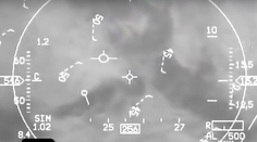 Pilot F-16 v zácviku odpadol z preťaženia. Air Force odtajnilo video záchrany