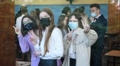 Poľsko uvoľňuje opatrenia: Otvárajú sa nákupné strediská, časť škôl i múzeá