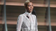 Toto si nikto v živom vysielaní nevšimol. Beyoncé a jej odhalené intímne partie