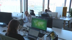 Veľké otvorené kancelárie už nie sú trendy: Varuje pred nimi aj psychológ