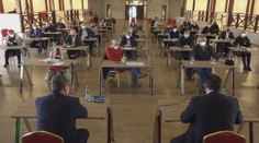 Samosprávy melú z posledného. Niektoré obce musia posielať ľudí po certifikáty do iných dedín