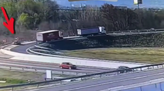 VIDEO: Počas jazdy na D4 si vodič uvedomil, že nemá diaľničnú známku. Zastavil a začal cúvať