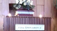 Na pohreb speváčky Věry Špinarovej prišli tisíce jej fanúšikov