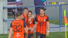 VIDEO: Ružomberok si schuti zastrieľal, Trenčín zlomila červená karta