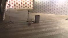 Múzeum Andyho Warhola je v dezolátnom stave. Namiesto obrazov, „vystavajú“ vedrá s vodou