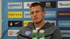 Škrtel ju krstil pivom a trávou: Ďurica v novej knihe o exekúcii, Južnej Afrike či Lige majstrov v Petržalke