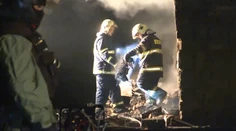 Deti zhoreli v chatrči, matka ich nechala doma samé. Polícia ju stíhať nebude