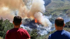 Požiare sa rozširujú aj v Turecku. Ohrozujú Antalyu aj oblasti zničené zemetraseniami
