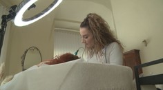 Tatérka pomáha ženám získať späť sebavedomie. Po operáciách prsníkov zakrýva jazvy a tetuje bradavky