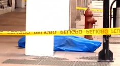 Telá obetí koronavírusu v Ekvádore nestíhajú pochovávať. Ležia na uliciach