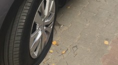 Vandal v Námestove prepichuje pneumatiky vodičom s neoravskými značkami