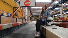 V motošporte ju limituje hendikep aj pohlavie. Michaela sa napriek tomu zaradila medzi elitu