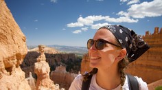 Na Slovensku mi to príde ako Kocúrkovo a to odrádza mladých ľudí, aby tu zostali žiť, zdôverila sa študentka Nikola