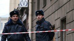 Ruský bezdomovec nakukol do tašky, takmer prišiel o život