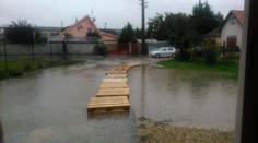 Náhla prívalová povodeň zaplavila Važec