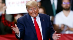 Snemovňa reprezentantov schválila ústavnú žalobu na Trumpa