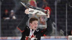 V tíme, kde začínal Crosby, rastie jeho nástupca. Na Hlinka Gretzky Cupe žiaril