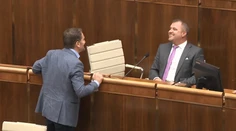 Slovná prestrelka medzi Matovičom a Hrnčiarom. Kto použil najsilnejší vulgarizmus ako prvý?