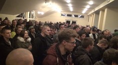 Mala to byť malá prednáška. Na obecnom úrade sa zrazu zhromaždili kotlebovci