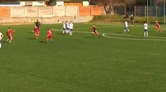 VIDEO: Za ten by sa nehanbil ani Ronaldo. Iba 14-ročný chlapec z Rače ohúril dokonalým priamym kopom