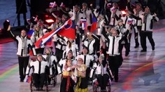 V Pjongčangu sa začala zimná paralympiáda, slovenskú vlajku niesla lyžiarka Farkašová