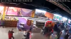 VIDEO: Bezpečnostné kamery zachytili moment vypuknutia tragického požiaru v Rusku