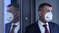 Česká vláda sa zatiaľ nezhodla na sprísnení epidemických opatrení, v hre sú tri varianty