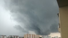 SHMÚ: V stredu sa môžu na Slovensku vytvárať supercely a padať veľké krúpy