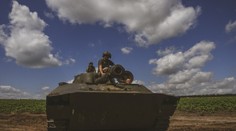 USA v piatok oznámia ďalšiu pomoc Ukrajine vrátane kazetovej munície