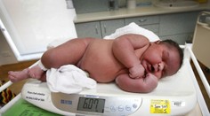 Mamička porodila šesťkilové dieťa. Bez epidurálky