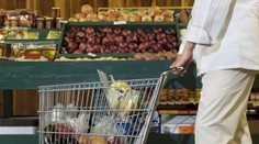 Slováci sú v obchodoch zúfalí. Tri základné potraviny zdraželi za rok o neuveriteľné sumy (+ porovnanie cien)