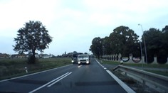 Takto sa na žiaka v autoškole vyrútil nákladiak