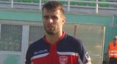 Slovenský futbalista priniesol na zápas tašku s pyrotechnikou a podal ju fanúšikom na štadióne