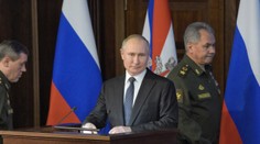 Petíciu za odstúpenie Vladimira Putina podpísali desiatky miestnych politikov, riskujú tým väzenie