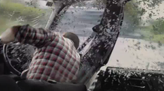 Mrazivé video: Toto sa stane, keď nedávate za volantom pozor